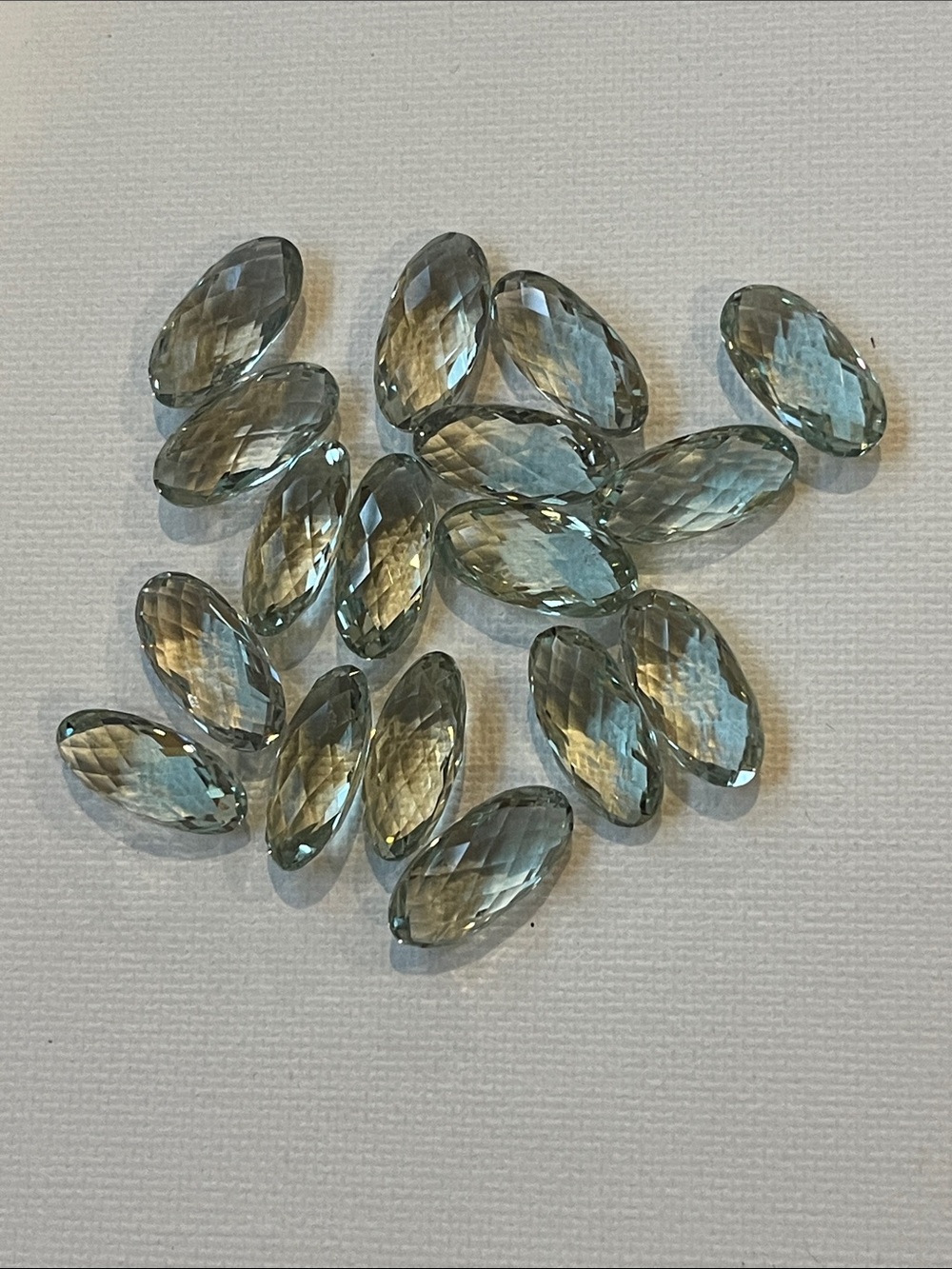 Loose Assorted Mint Green Quartz Glass Gems - 17 Stones 💎 💎 💎